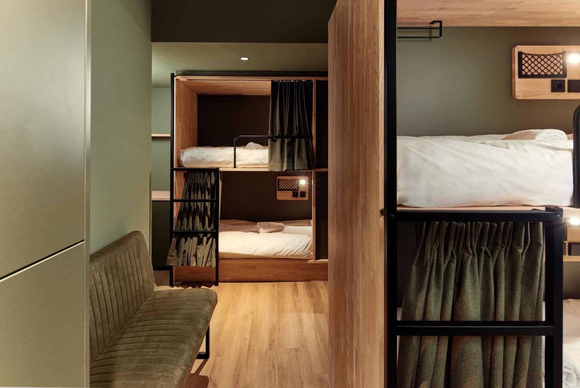 The Elephant Hostel アムステルダム エクステリア 写真