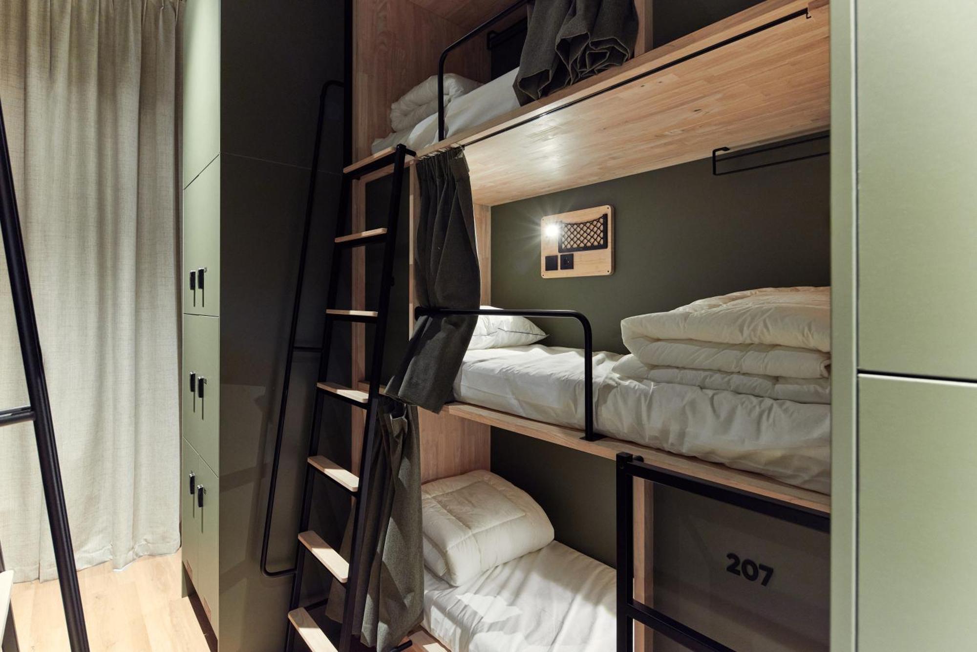 The Elephant Hostel アムステルダム エクステリア 写真