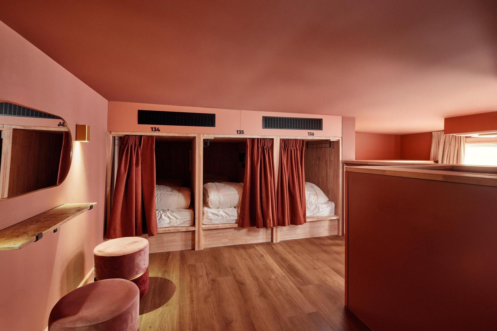 The Elephant Hostel アムステルダム エクステリア 写真